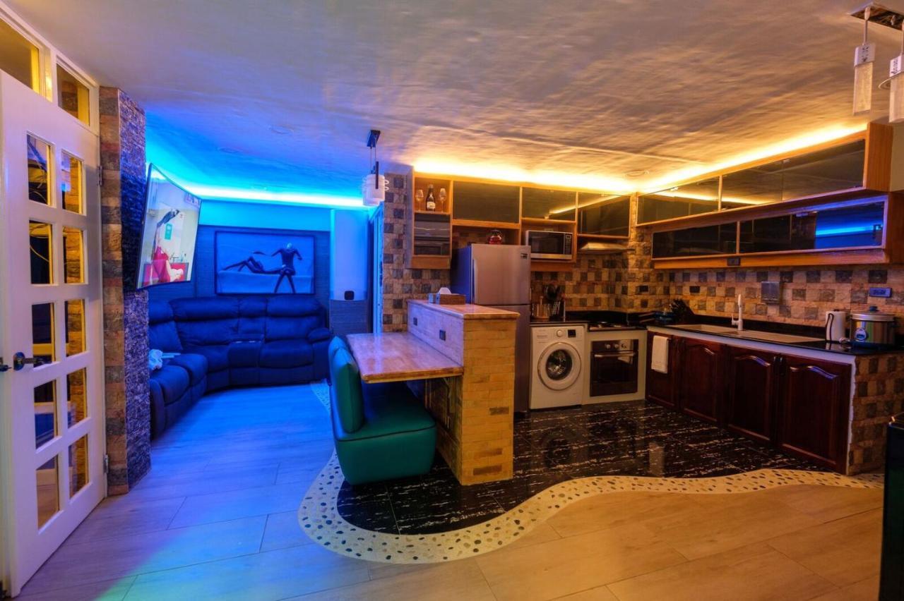 Clockworkorange Luxury Suites With Netflix Lapu-Lapu City Exterior foto