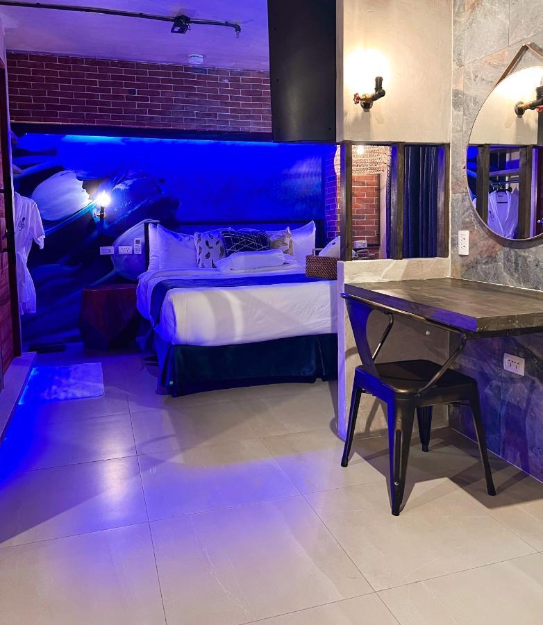 Clockworkorange Luxury Suites With Netflix Lapu-Lapu City Exterior foto