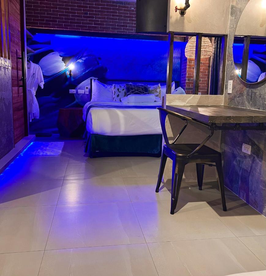Clockworkorange Luxury Suites With Netflix Lapu-Lapu City Exterior foto