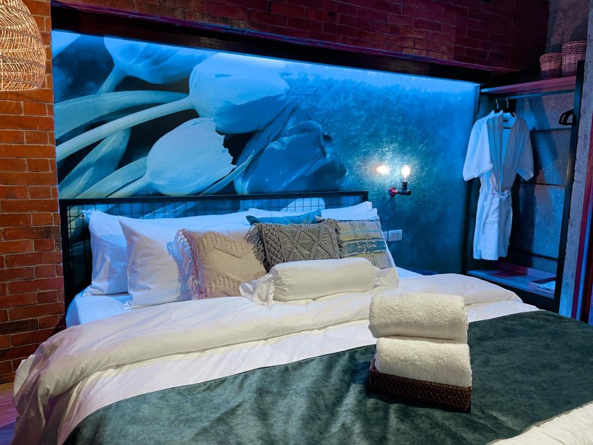 Clockworkorange Luxury Suites With Netflix Lapu-Lapu City Exterior foto